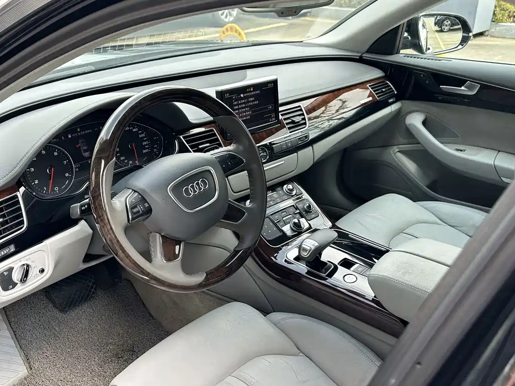 Audi A8 2012