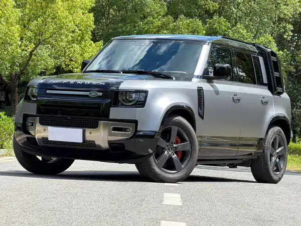 Land Rover Defender 2022