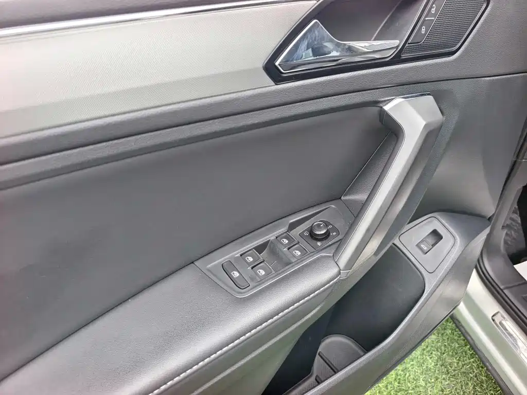 Volkswagen Tiguan L 2017 — фото 8