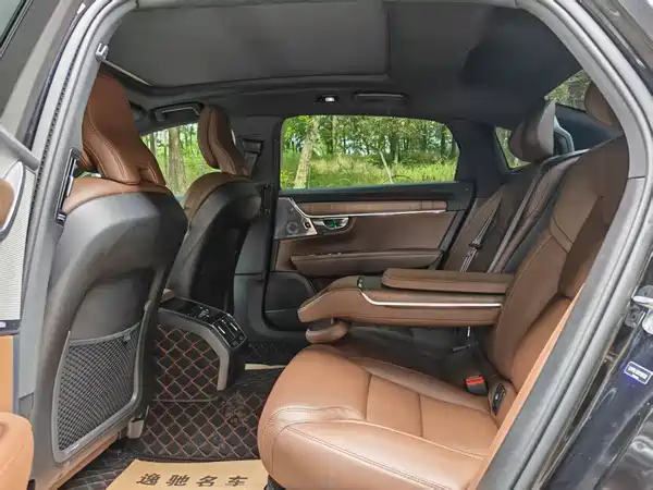 Volvo S90 2024
