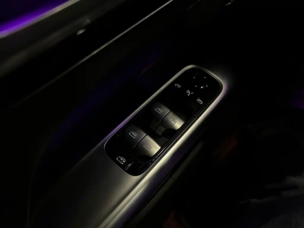 Mercedes-Benz C-Class 2023 — фото 21