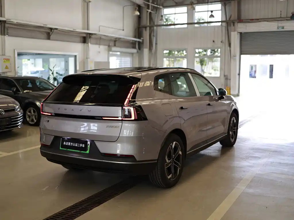 Volvo XC70 Plug-In Hybrid 2026 — фото 12