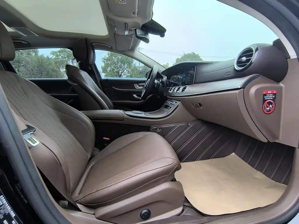 Mercedes-Benz E-Class 2023 — фото 11