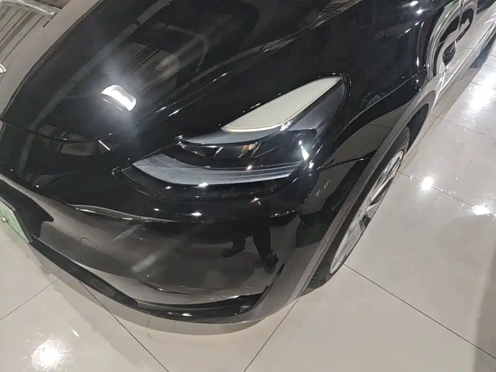 Tesla Model Y 2023 — фото 24