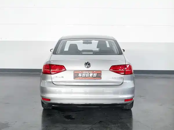 Volkswagen Sagitar 2016