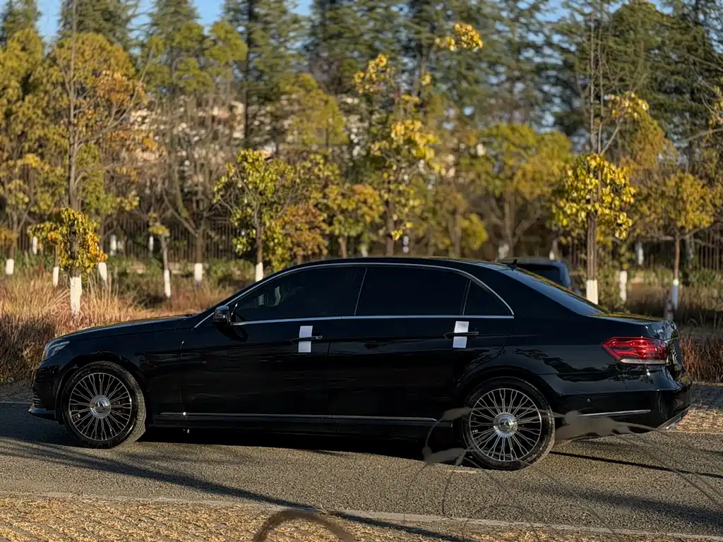 Mercedes-Benz E-Class 2015 — фото 23