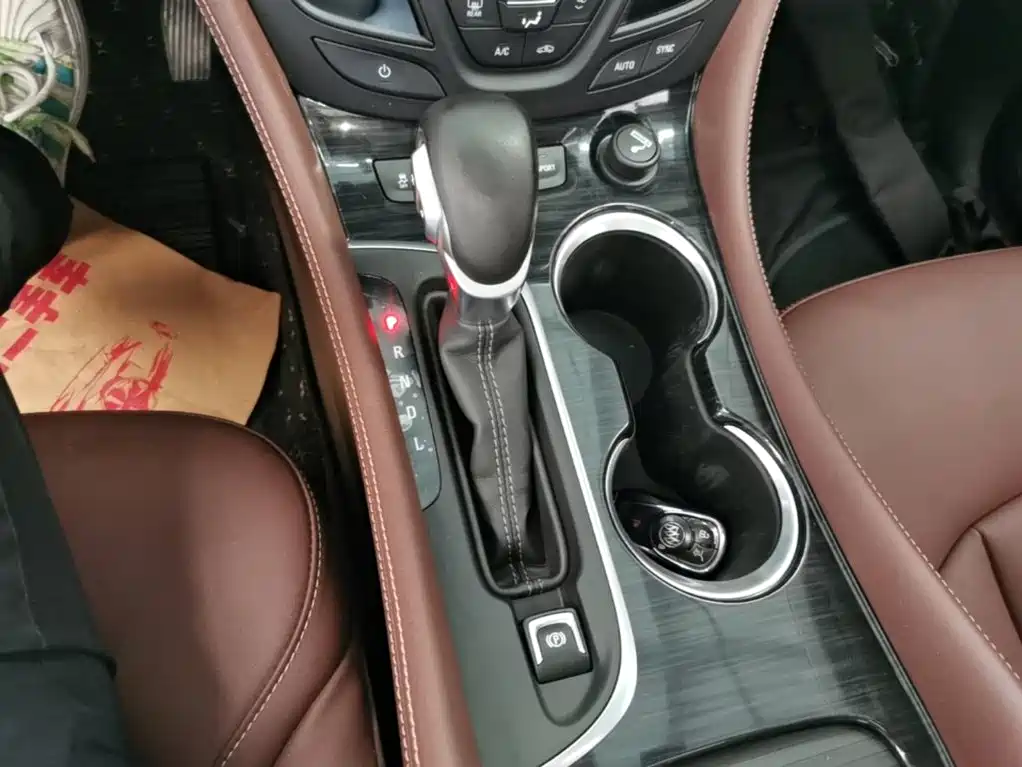 Buick Envision Plus 2018 — фото 10