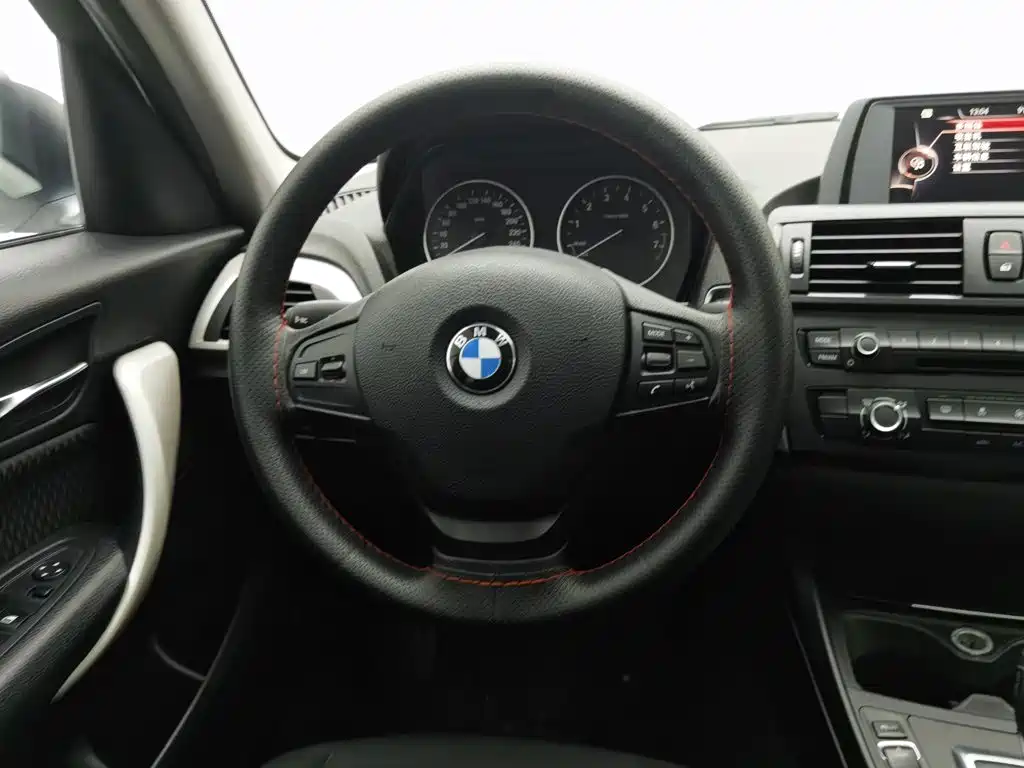 BMW 1 Series 2015 — фото 11