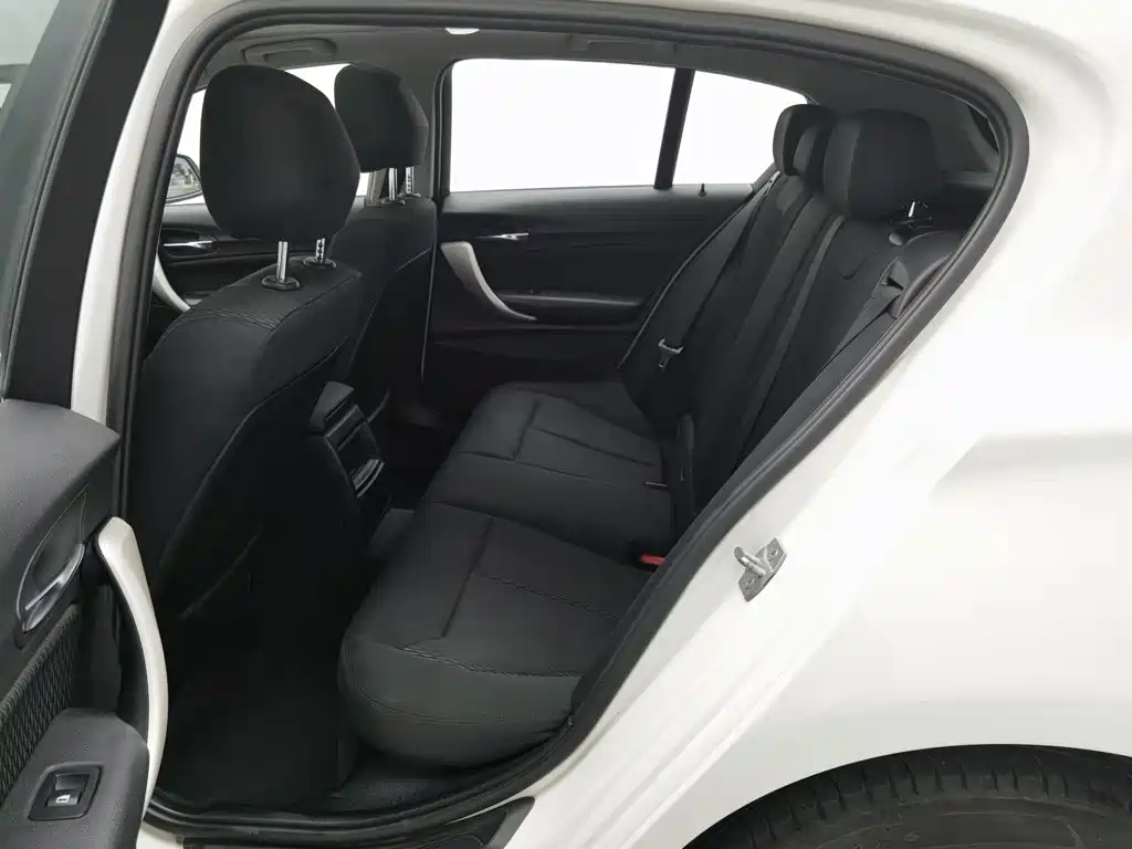BMW 1 Series 2015 — фото 15