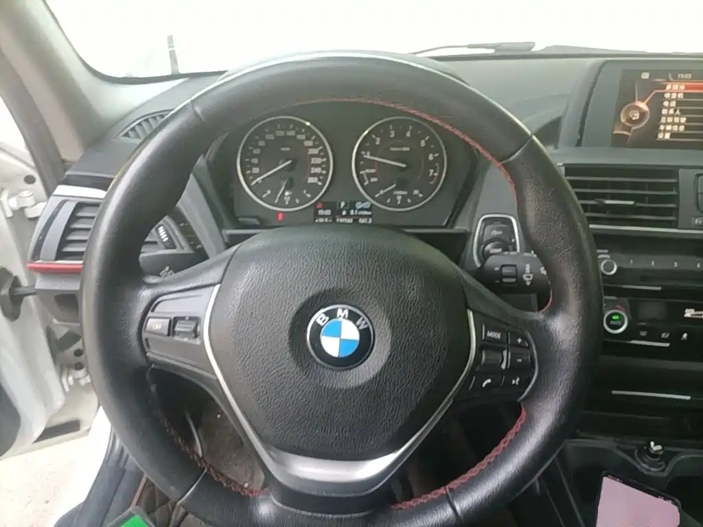 BMW 1 Series 2016 — фото 11