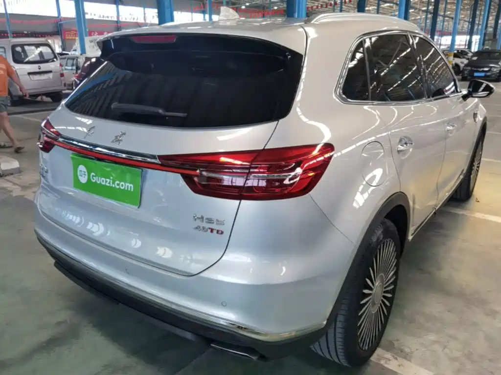 Hongqi HS5 2022
