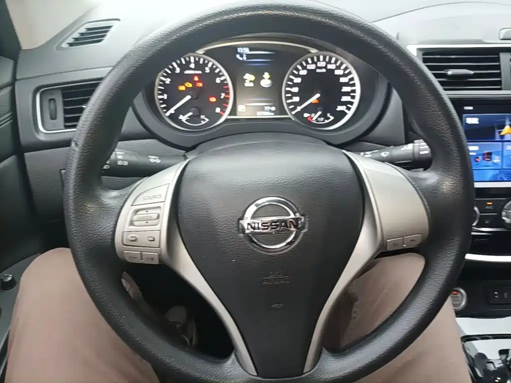 Nissan Tiida 2019 — фото 11