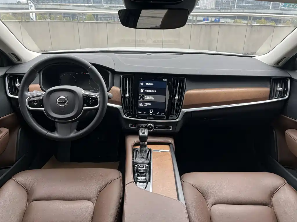 Volvo S90 2019 — фото 15