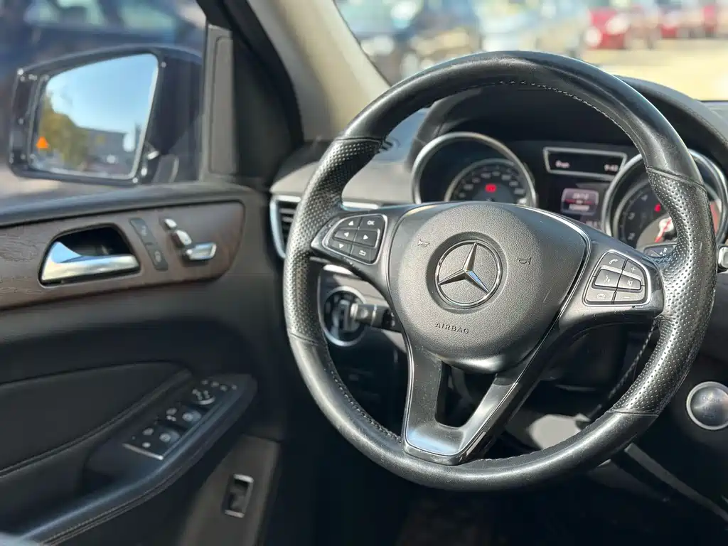 Mercedes-Benz GLE 2018 — фото 16