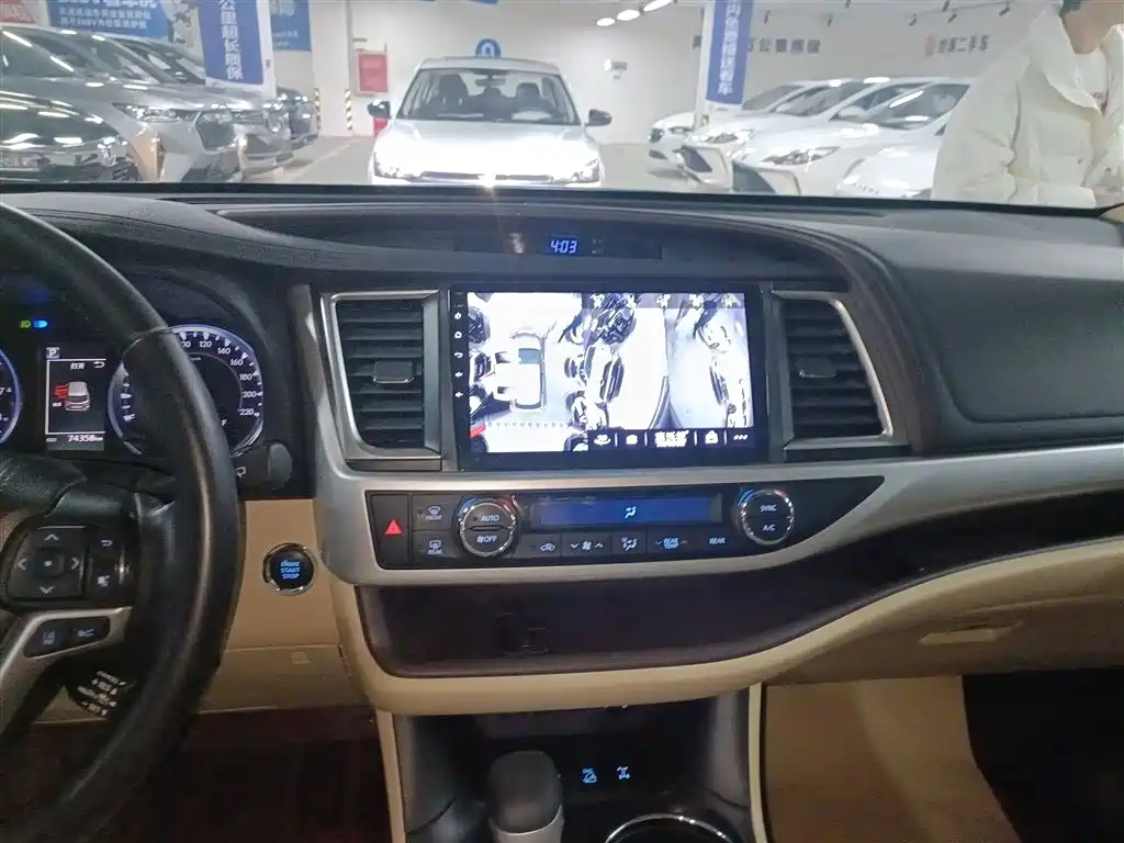Toyota Highlander 2020 — фото 10