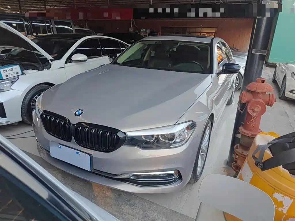 BMW 5 Series 2018 — фото 2