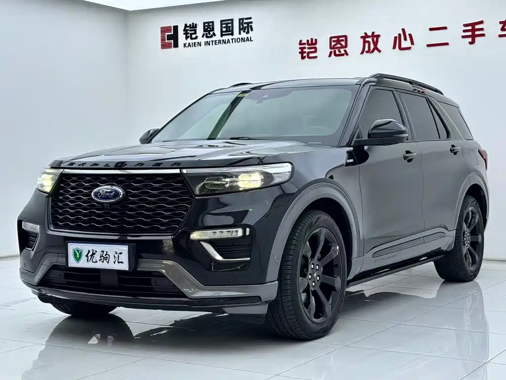 Ford Explorer 2020 — фото 1