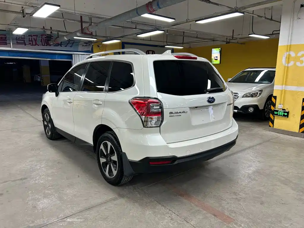 Subaru Forester 2017 — фото 6