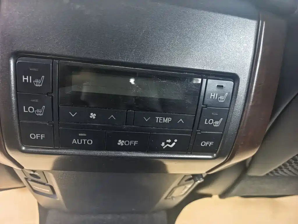 Toyota Prado 2015 — фото 11