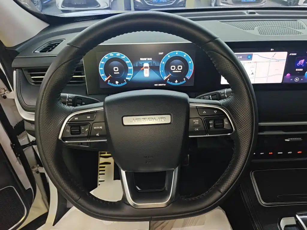Jetour X70 PLUS 2022 — фото 11