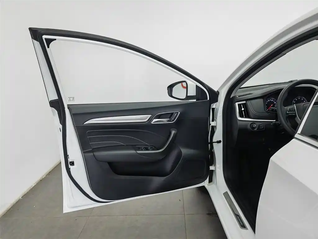 Roewe i6 Classic 2020 — фото 8