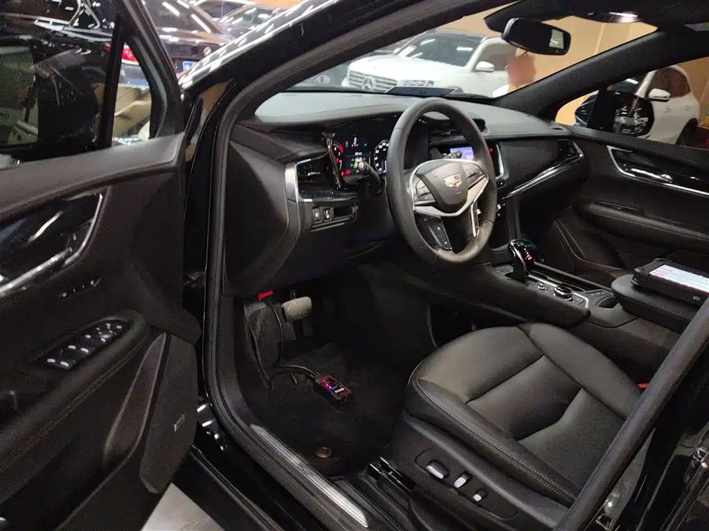 Cadillac XT5 2023 — фото 13