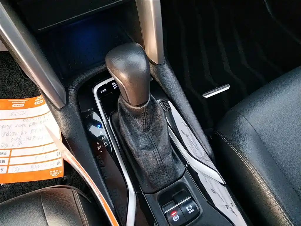 Toyota Corolla Cross 2022 — фото 11