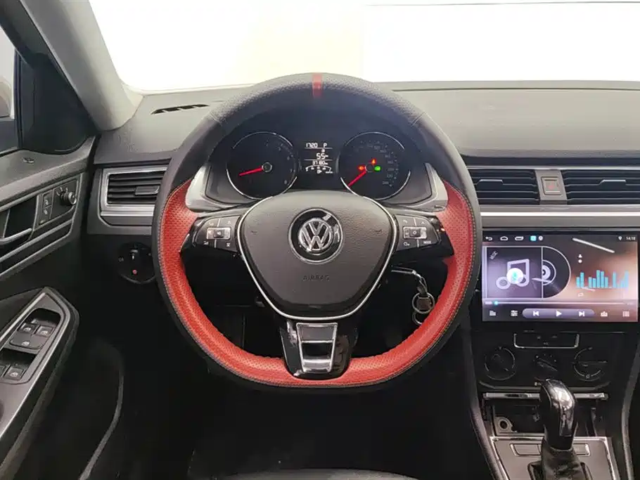 Volkswagen Bora 2018 — фото 15