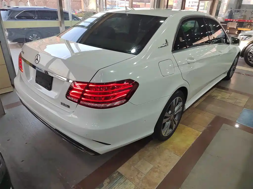 Mercedes-Benz E-Class 2015 — фото 7