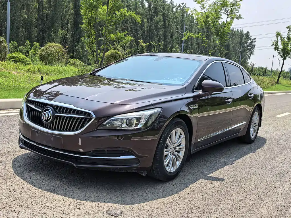 Buick LaCrosse 2017 — фото 1