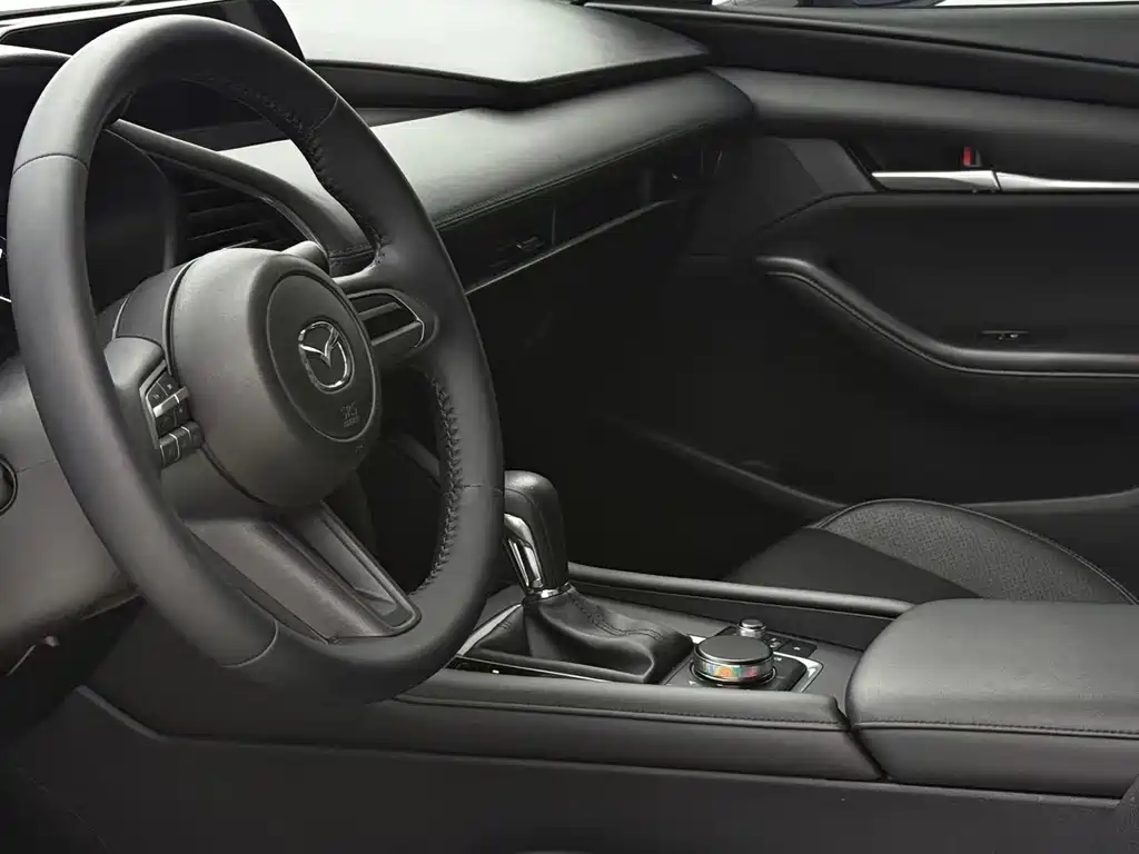 Mazda 3 Axela 2021 — фото 12