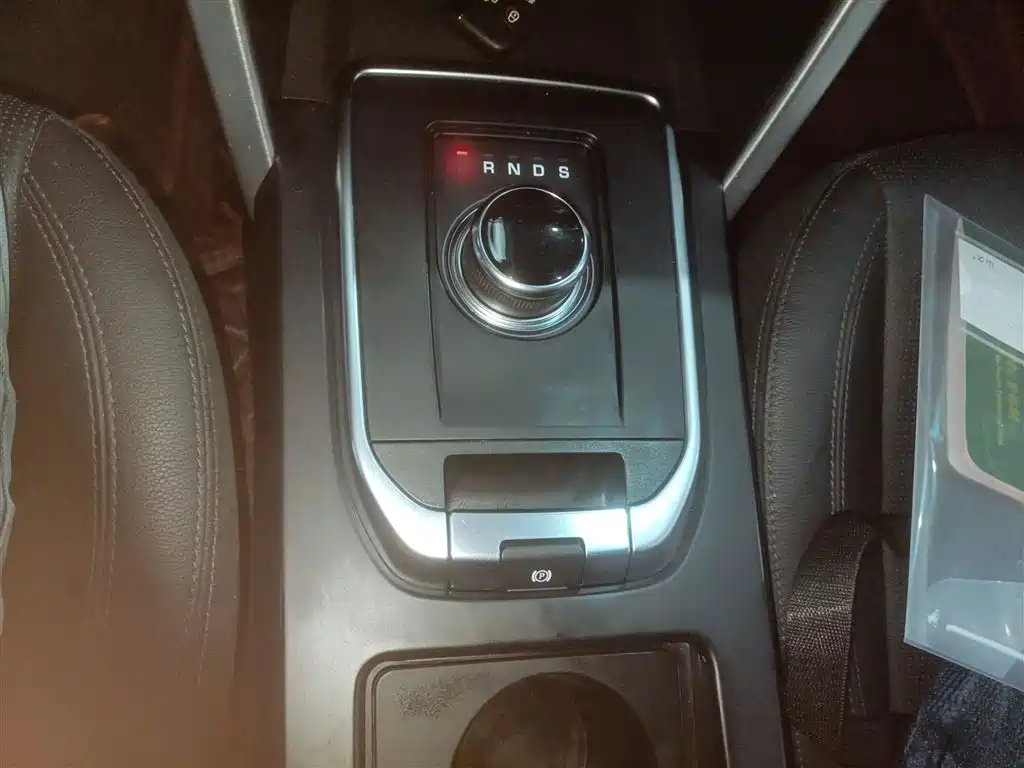 Land Rover Discovery Sport 2018 — фото 6