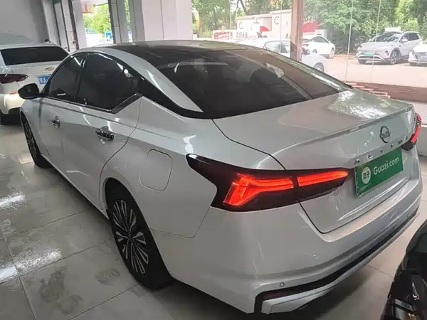 Nissan Teana 2023