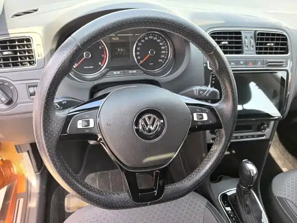 Volkswagen Polo 2015