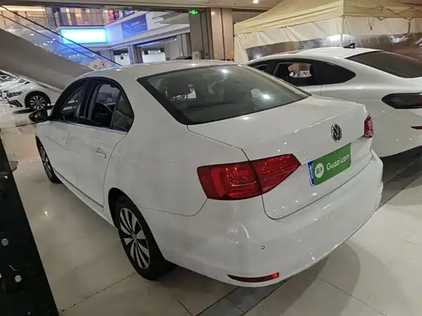 Volkswagen Sagitar 2018