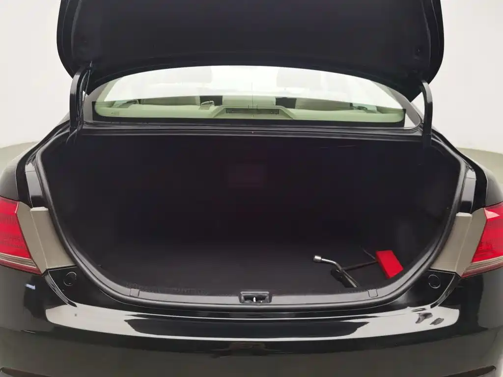 Toyota Camry 2014 — фото 16