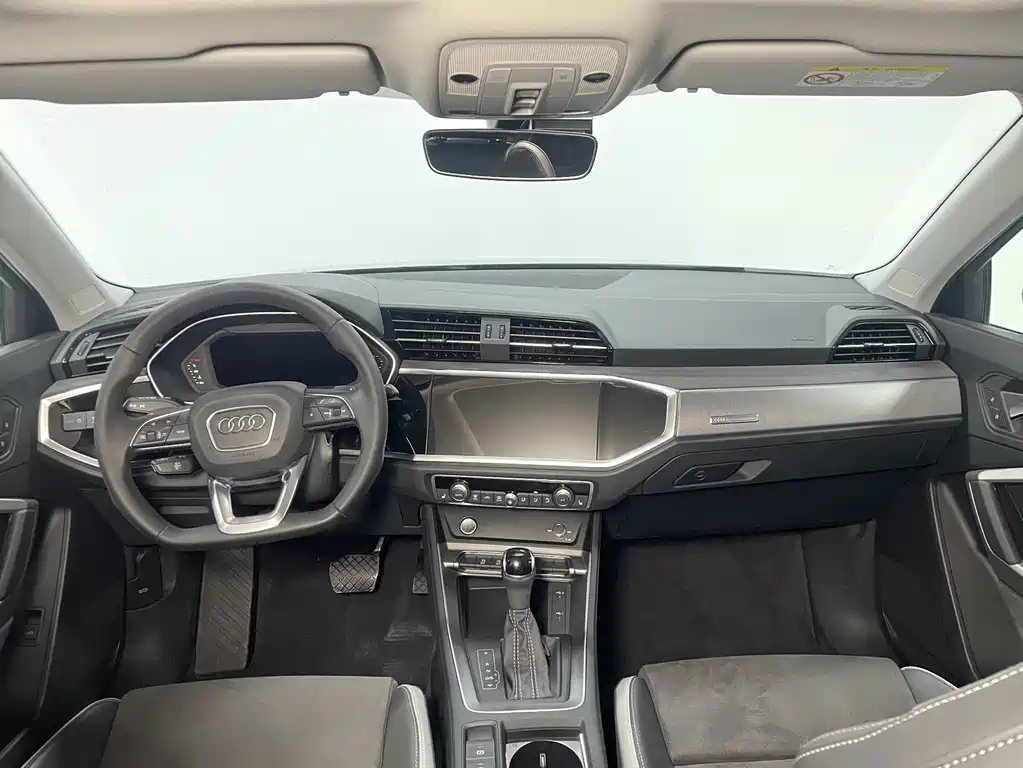 Audi Q3 2023 — фото 10