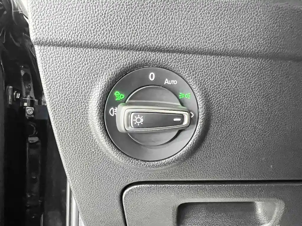 Volkswagen Tiguan L 2023 — фото 10