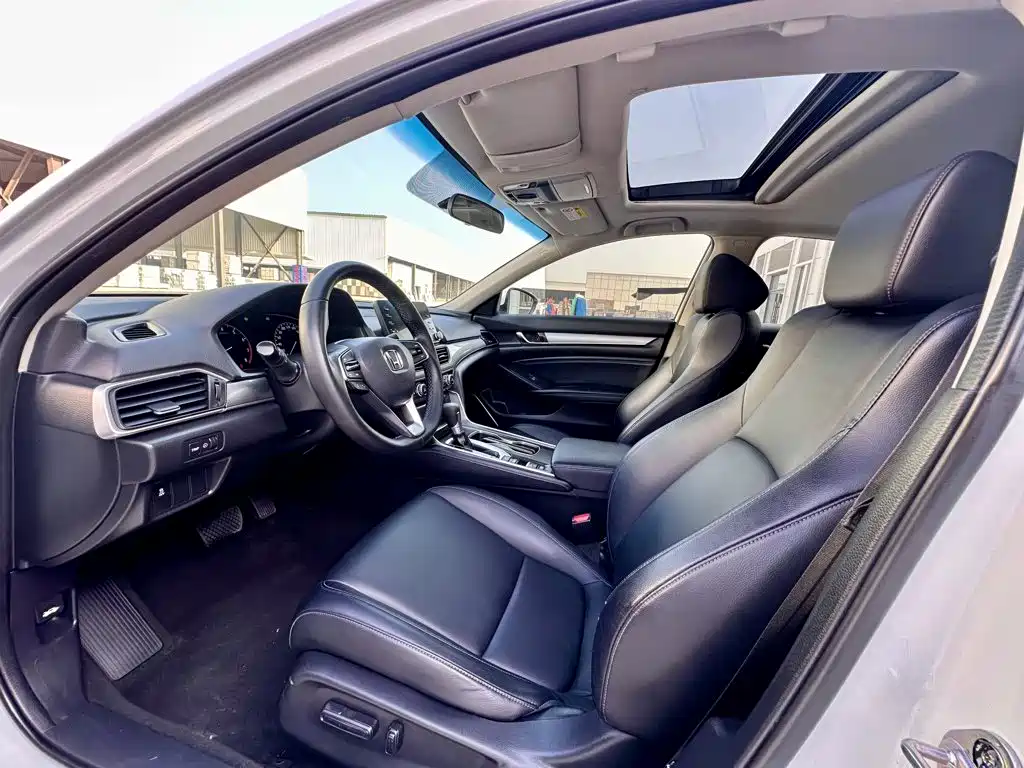 Honda Accord 2018 — фото 10