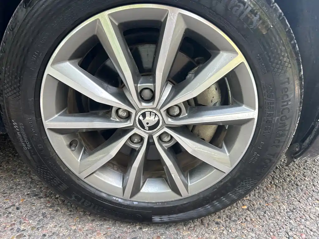 Skoda Octavia 2018 — фото 18