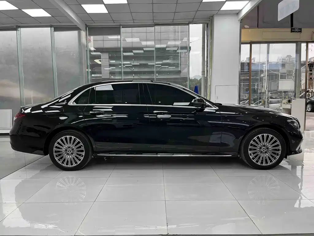 Mercedes-Benz E-Class 2024 — фото 10