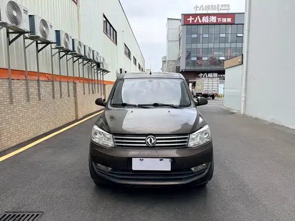 Dongfeng Scenery 330 2017