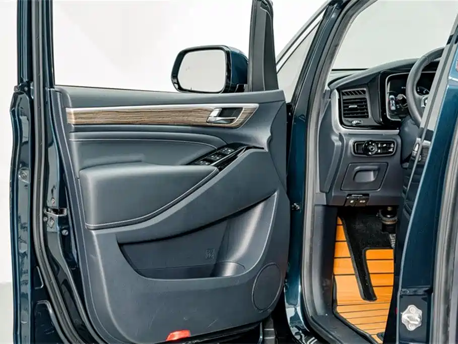 GAC Motor Trumpchi M8 2022 — фото 16