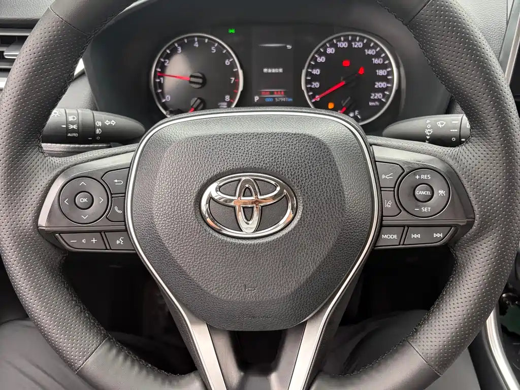 Toyota Wildlander 2022 — фото 10