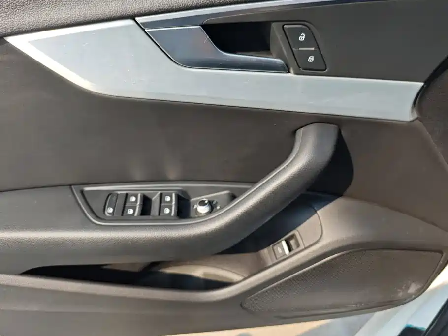Audi A4L 2023
