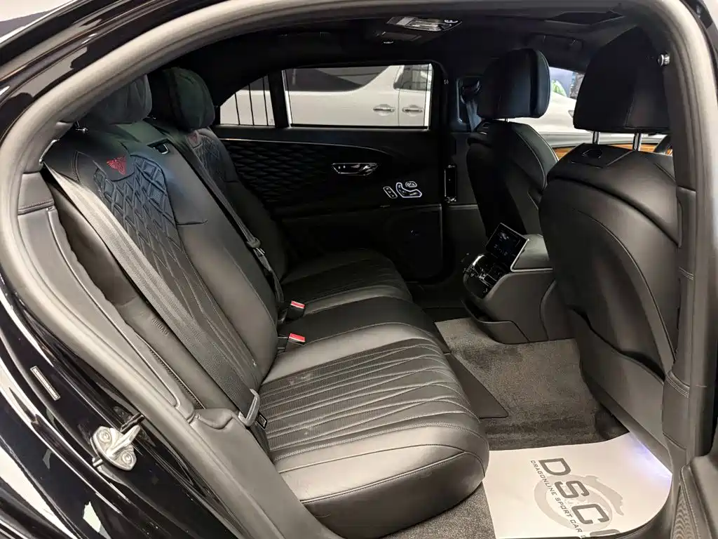 Bentley Flying Spur 2023 — фото 12