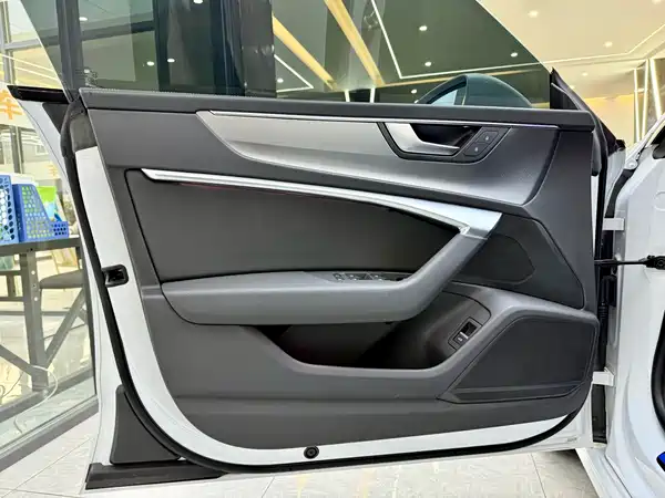 Audi A7L 2022
