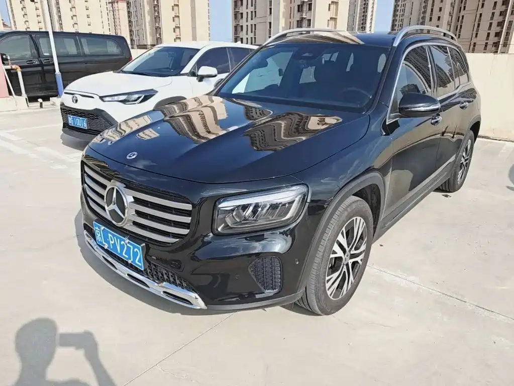 Mercedes-Benz GLB 2024 — фото 1