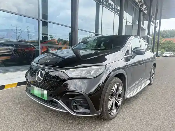Mercedes-Benz EQE SUV 2025