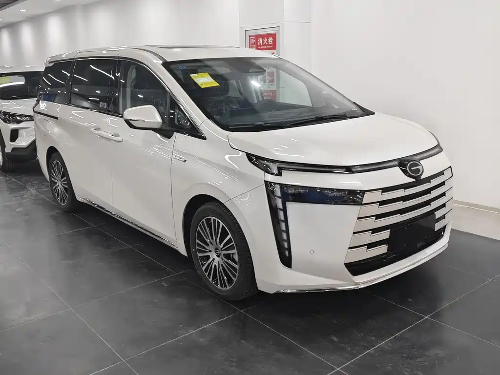 GAC Motor E8 PHEV 2026 — фото 3